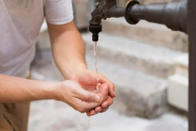 flowing tap water